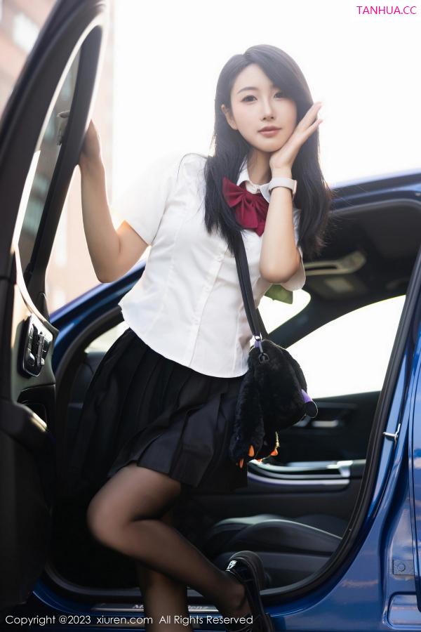   [XiuRen]高清写真图 2023.11.13 No.7653 苏苏阿 短裙美腿第21张图片